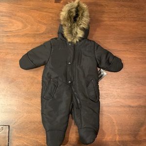 Rothschild Faux Fur Hood Pram